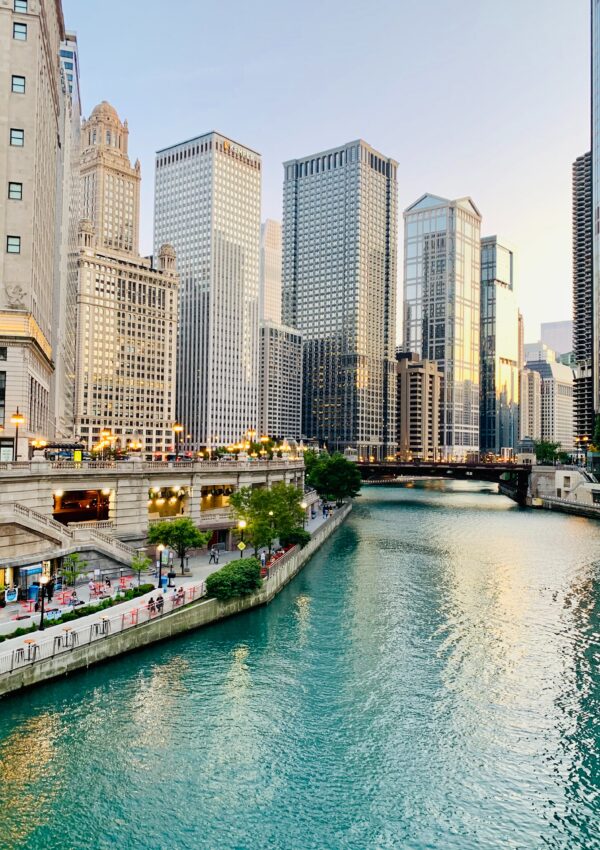 Riverwalk in downtown Chicago with a view of the city. Chicago one day itinerary.